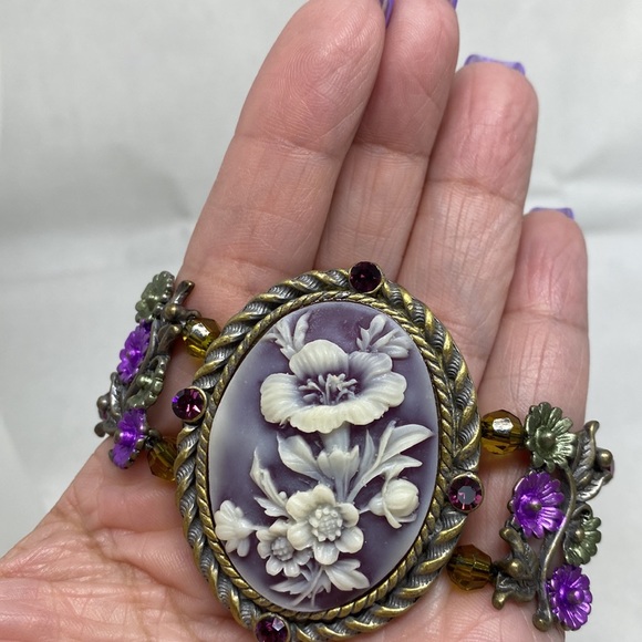 Beautiful Victorian revival stretch bracelet with floral motif - Picture 2 of 10